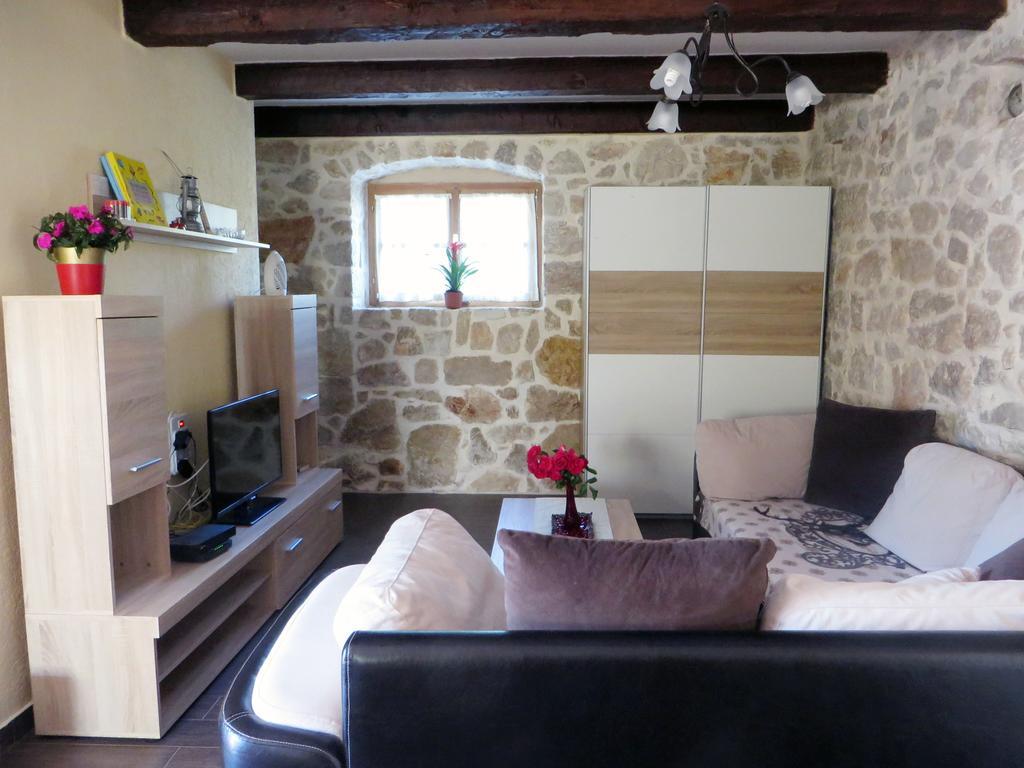 Holiday Home Rasopas Malinska Εξωτερικό φωτογραφία