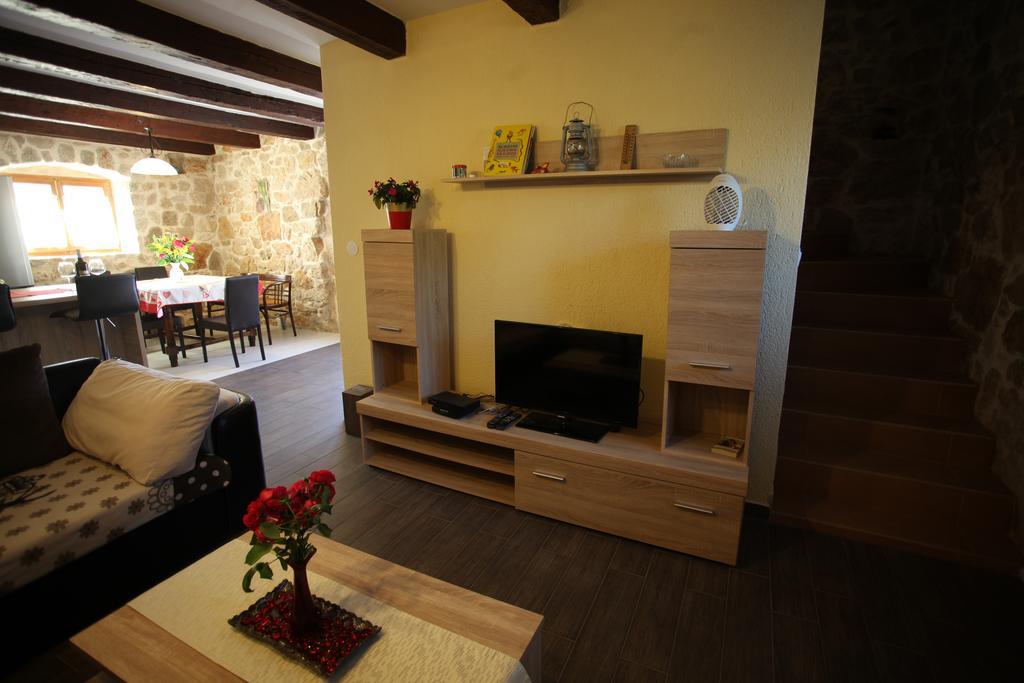 Holiday Home Rasopas Malinska Εξωτερικό φωτογραφία