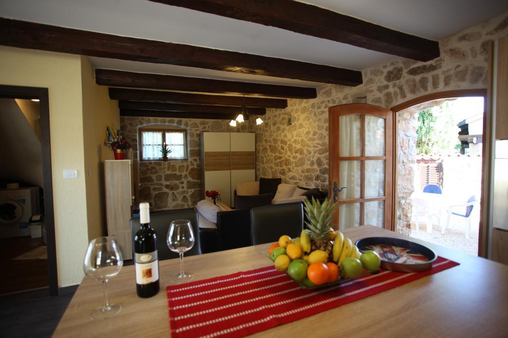 Holiday Home Rasopas Malinska Εξωτερικό φωτογραφία